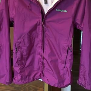 Patagonia Women’s Jacket with hood. Size Small.